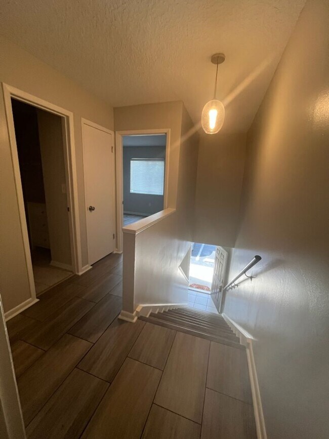 Building Photo - Spacious 2brm 1.5ba townhome Condo in The Villas off Conway Rd.