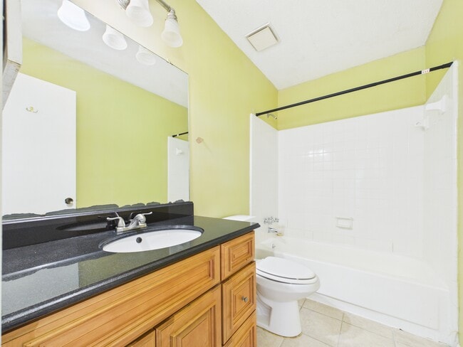 Building Photo - 8811 Hunter Ridge Dr