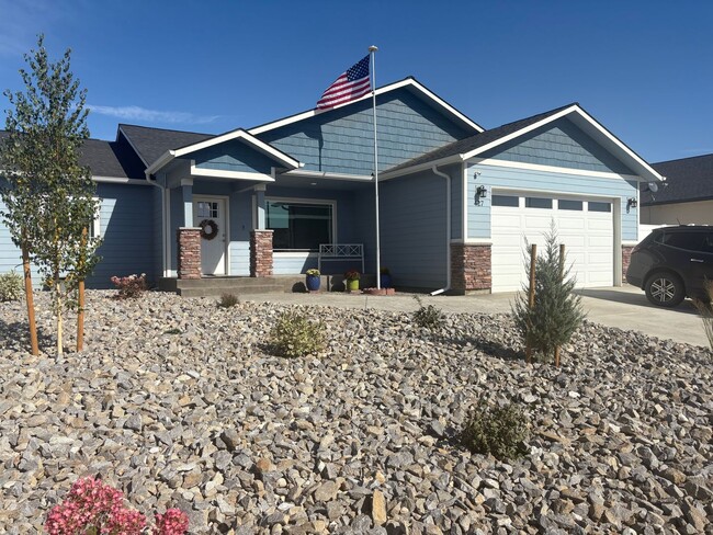 Primary Photo - Home for Rent in Quincy