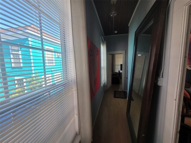 Building Photo - 1707 Market St