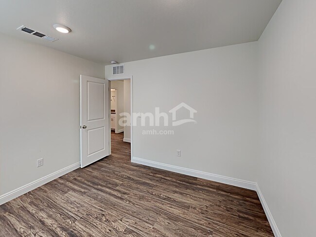 Building Photo - 707 Sienna Rising Dr