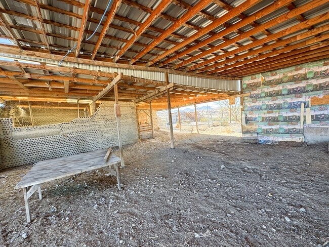 Building Photo - 400 N Smiling Dog Trail