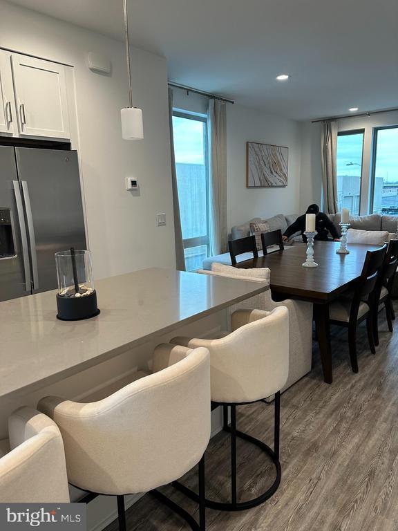 Building Photo - 3000 Birchview Walk