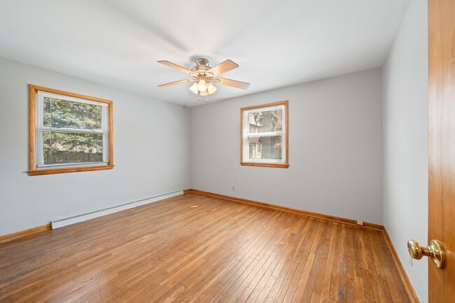 Building Photo - 11 S Church St