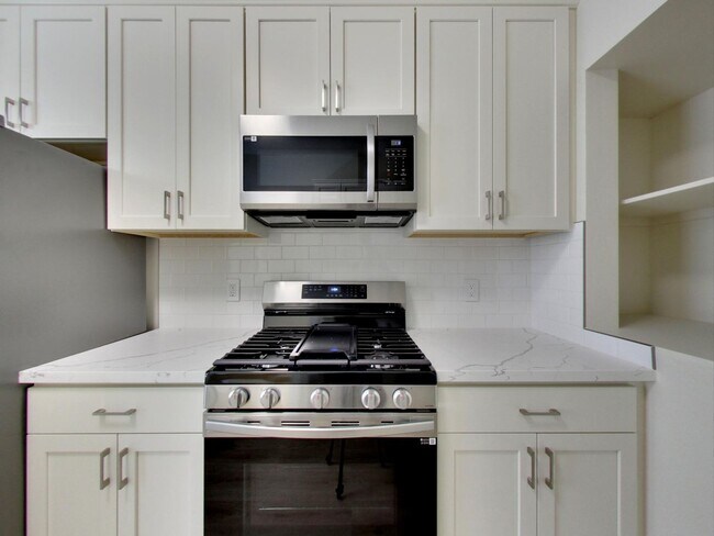 Building Photo - 1367 Grant Ave