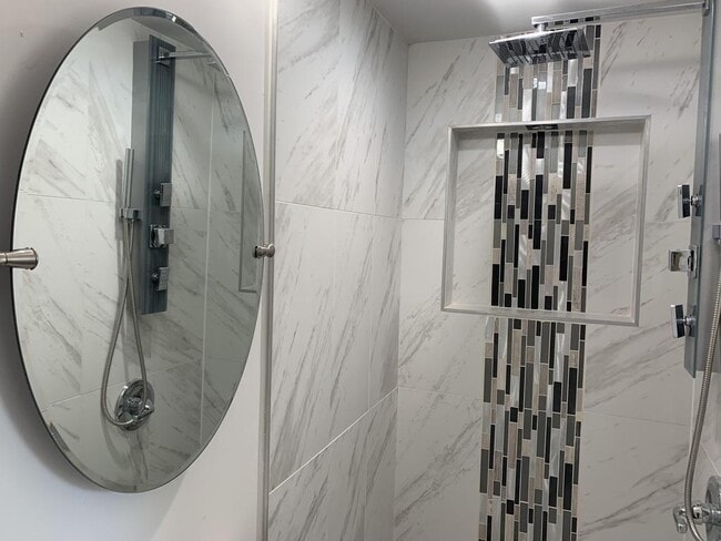 Building Photo - 1223 16th St NE