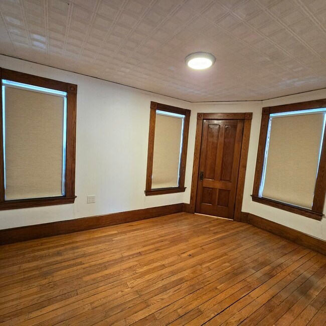 Building Photo - 67 Park St