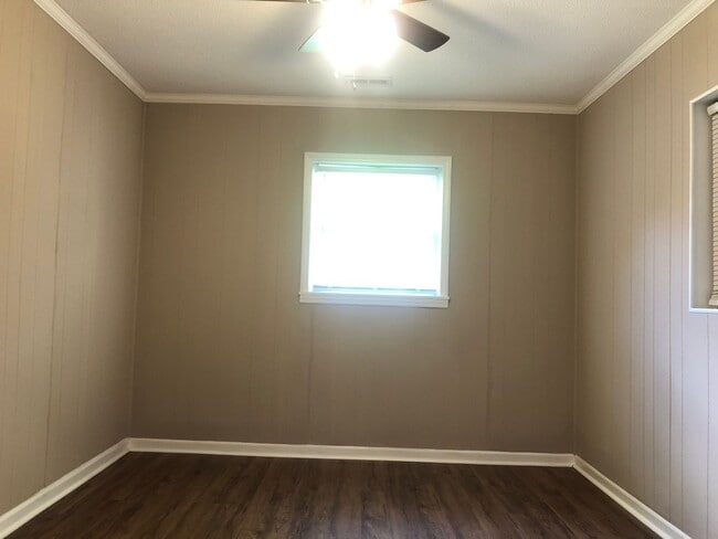 Building Photo - Move in Ready!