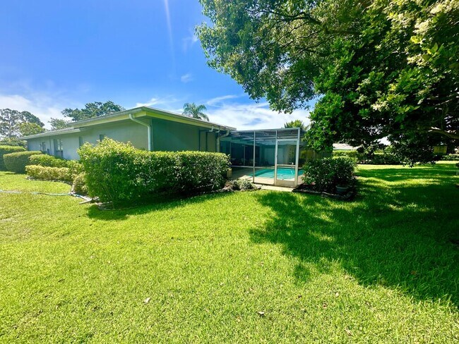 Building Photo - 2780 Landmark Dr