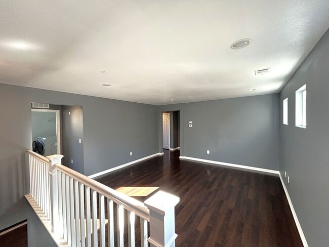 Building Photo - NATURE TRAIL CHINO  (5 BED, 2.5 BATH)