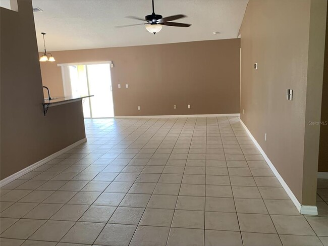 Building Photo - 7817 Laurel Oak Ln