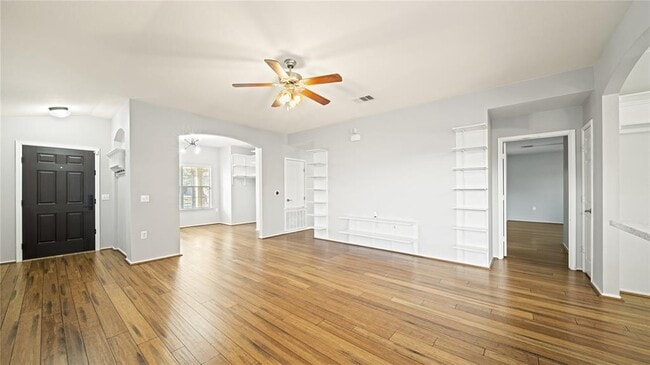 Building Photo - 5825 Nelson Oaks Dr