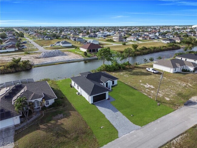 Building Photo - 1612 NW 9th Ave