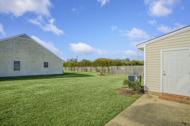 Building Photo - 3418 Pear Tree Ct NW
