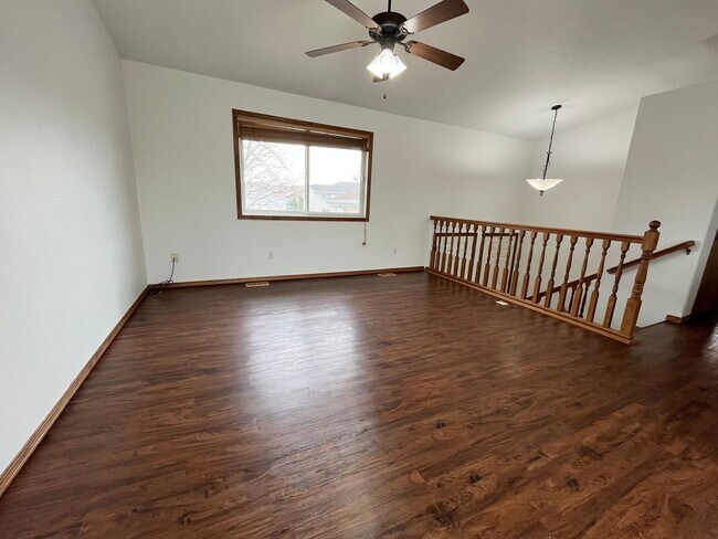 Building Photo - 3 Bed/2 Bath Home w/ Fenced in Yard!