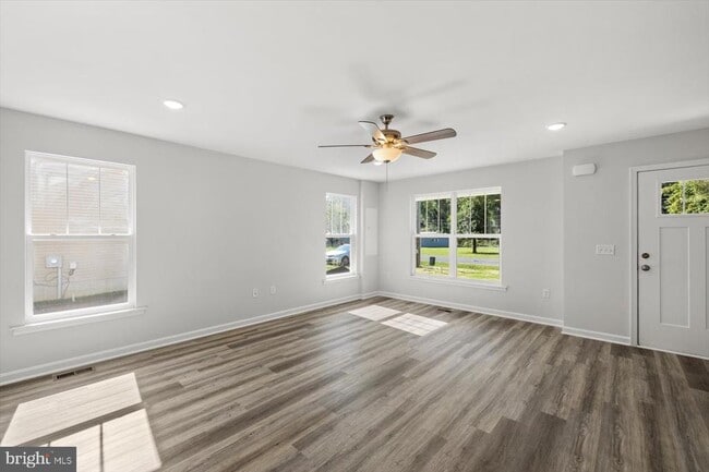 Building Photo - 703 Mattox Ave