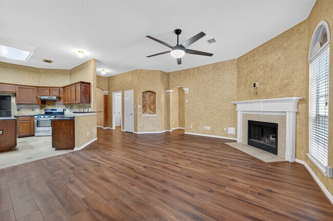 Building Photo - 307 Roans Prairie Ln