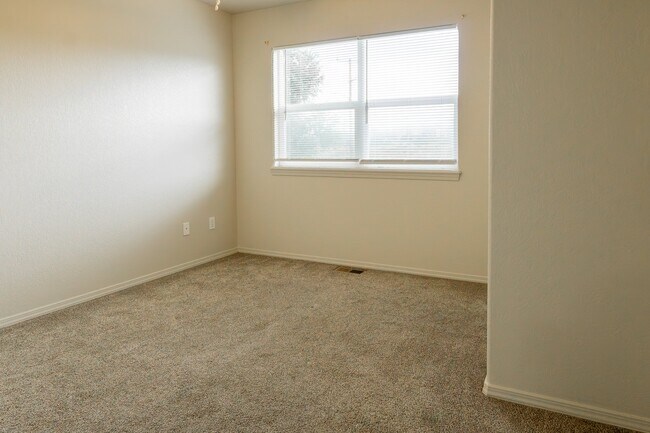 Building Photo - 1248 Nichols Blvd