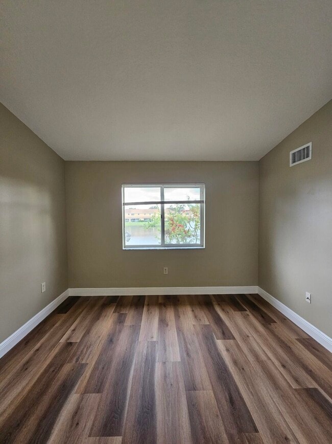 Building Photo - 3490 Briar Bay Blvd