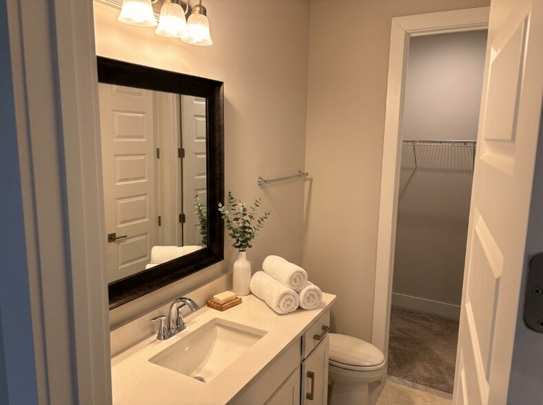 Building Photo - 213 Hannaway Cir