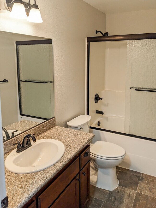 Building Photo - 407-409 Madrona Ave SE