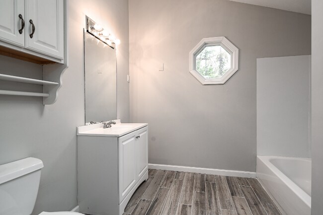 Building Photo - 4126 Pauls Ln