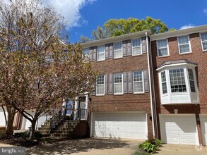 Building Photo - 9352 Deer Glen Ct