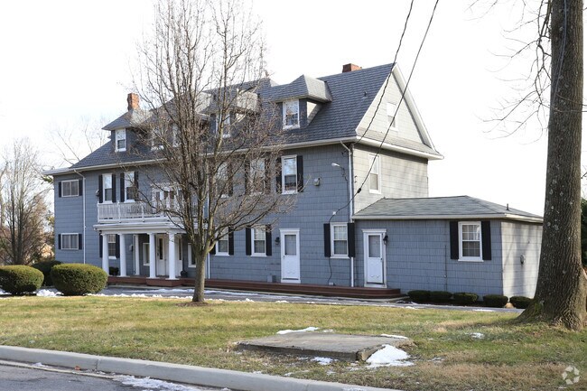 Building Photo - 2007 Sulgrave Ave