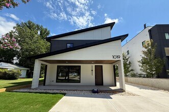 Building Photo - Brand New Luxury 3BD, 2.5BA Downtown Ralei...