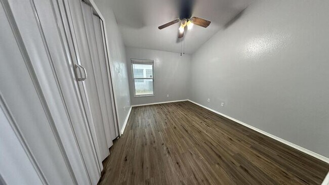 Building Photo - 4768 Ridgemoor Cir