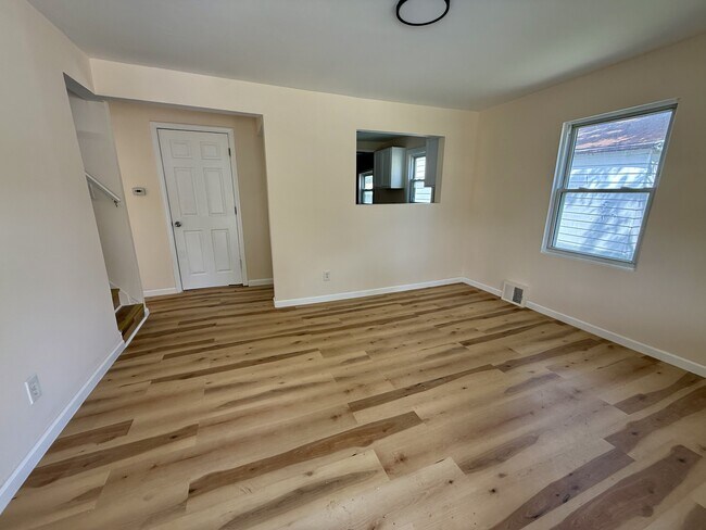 Building Photo - 7267 Prospect Ave