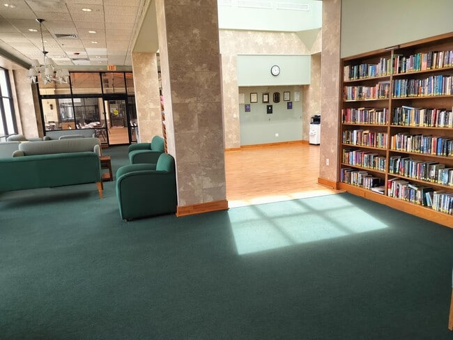 Building Photo - 1904 Bermuda Cir