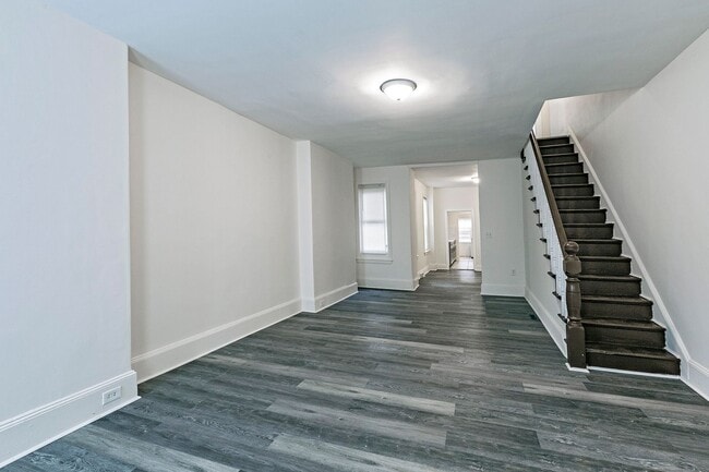 Building Photo - 3 bedroom, 1 bath updated home in The City...