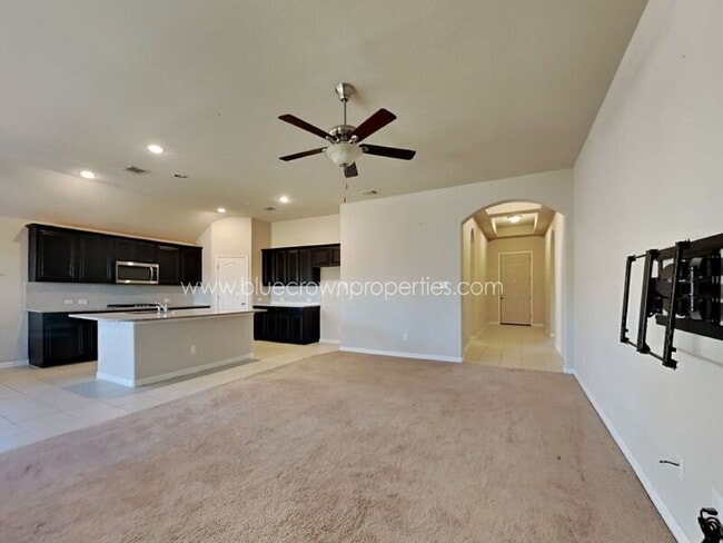 Building Photo - 1618 Sherwood Dr