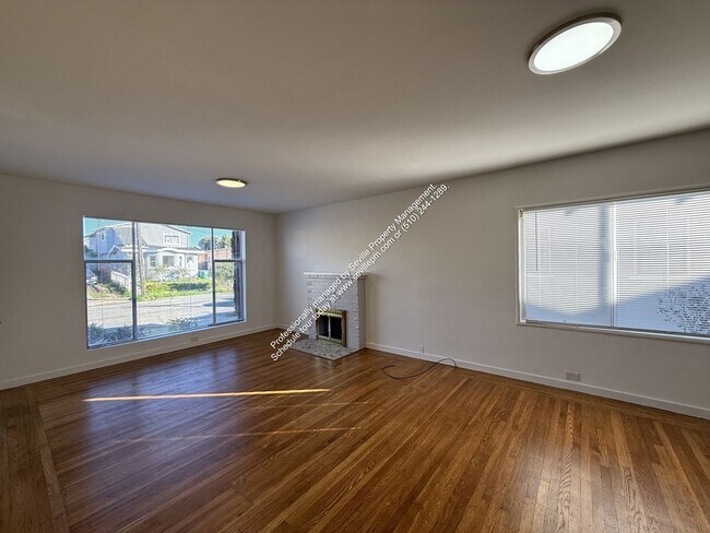 Building Photo - Berkeley Gem w/plenty of outdoor space...available now!