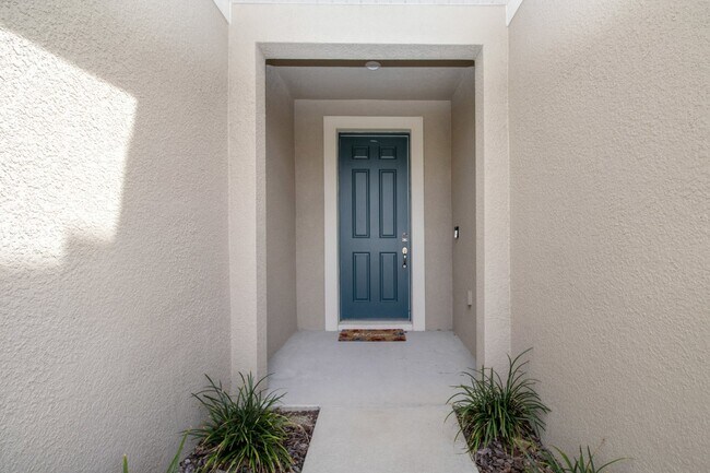 Building Photo - Stunning 3 Bed Townhouse for Rent in Lakewood Ranch! Spacious, Modern, and Move-In Ready!