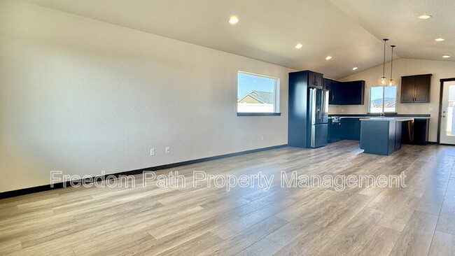 Building Photo - 11595 N Railway Ave
