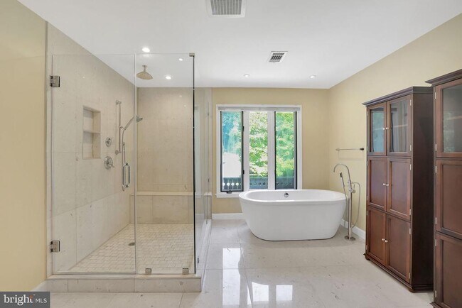 Building Photo - 8901 Iron Gate Ct