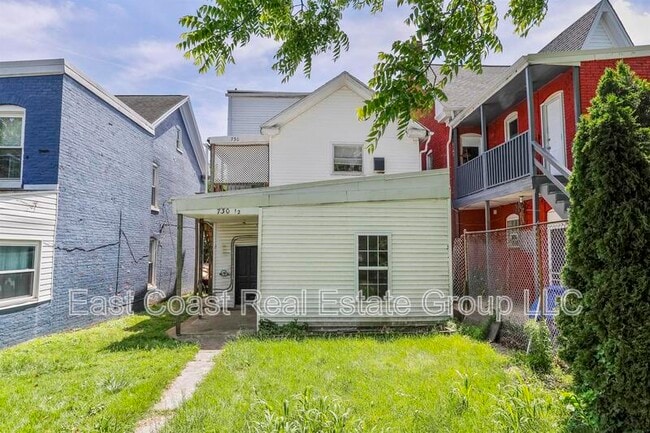 Building Photo - 730 1/2 W Washington St