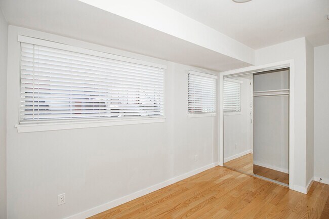 Building Photo - 1855 10th Ave