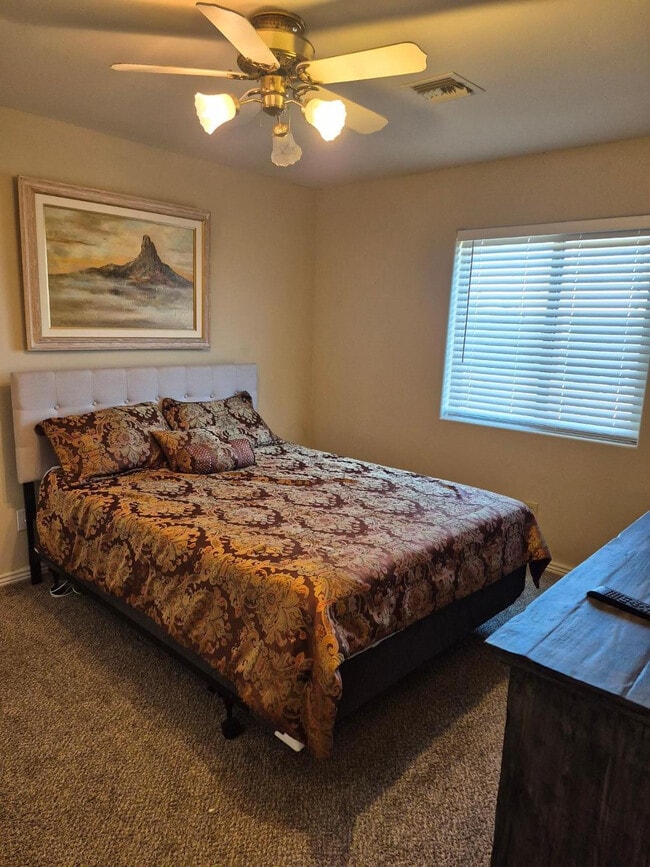 Building Photo - 6740 E Dixileta Dr