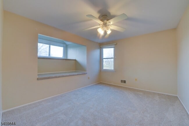 Building Photo - 4 Hawthorne Pl