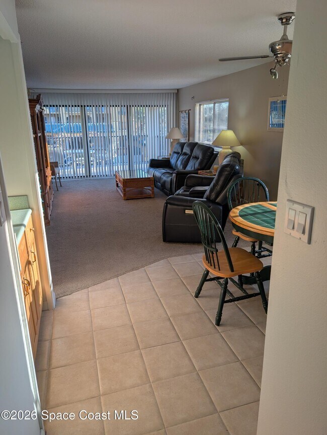 Building Photo - 8494 Ridgewood Ave