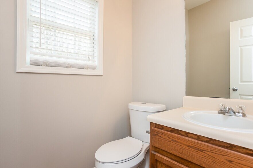 Building Photo - 880 Terrace Mill Dr