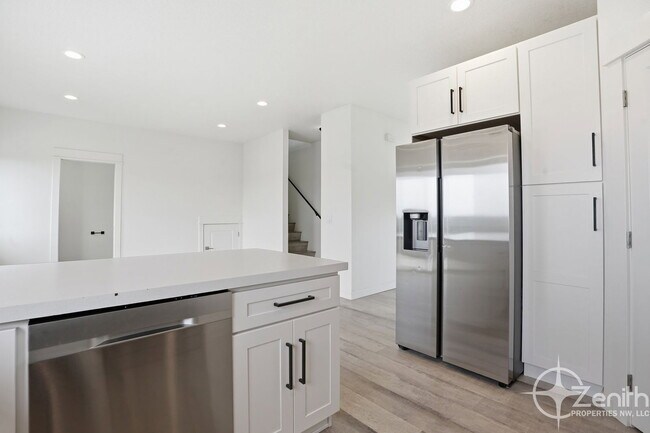 Building Photo - 2015 NE North Fork Ave