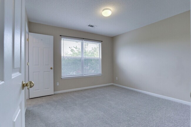 Building Photo - 103 McNair Dr