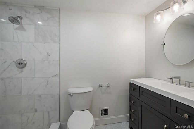 Building Photo - 790 Hardscrabble Rd