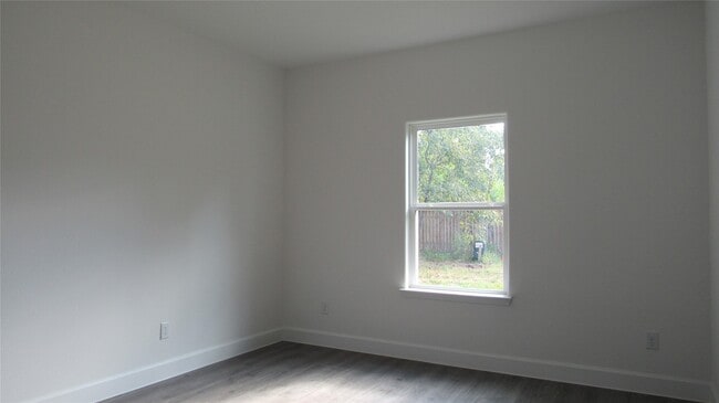 Building Photo - 232 Autumn Ln