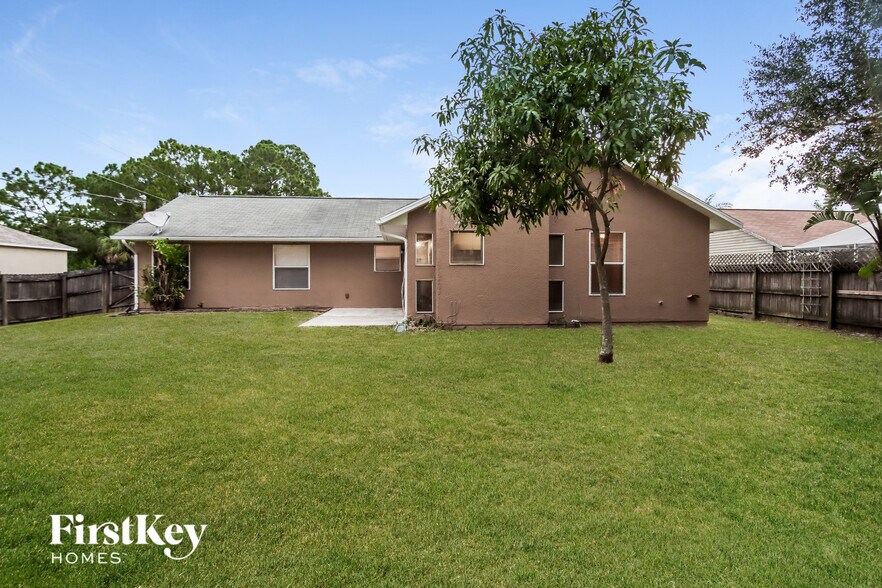 Building Photo - 946 Black Coral Ave NW