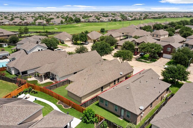 Building Photo - 4211 Ponderosa Hills Ln